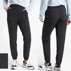 Athleta Camden Printed Black Camo Joggers 8 Tall Athleisure